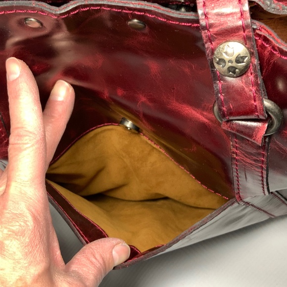 NWOT - Patricia Nash Benvenuto Berry Red Tote - Picture 5 of 15